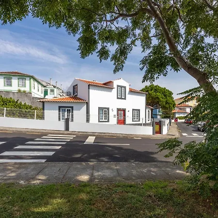 Guest house Angra Charming By Seewest