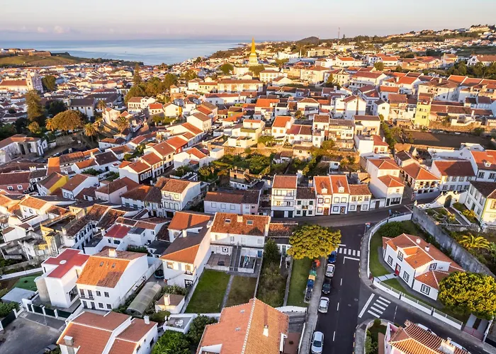 Konukevi Angra Charming By Seewest 3*